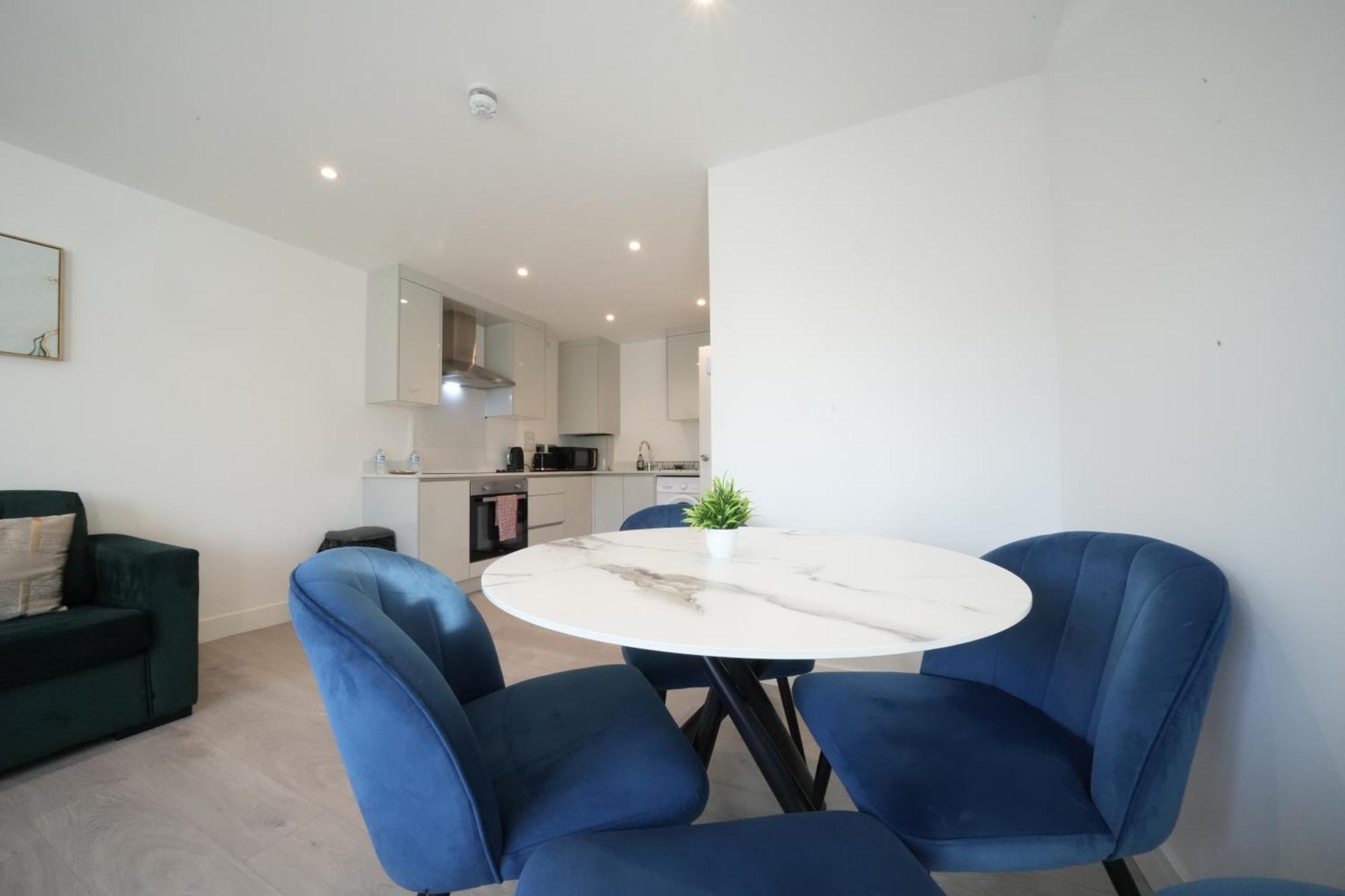 Apartamento 10 Min Drive To Airport - Free Parking - 15 Min Bus Ride - Ev Charge Available Stanwell Exterior foto