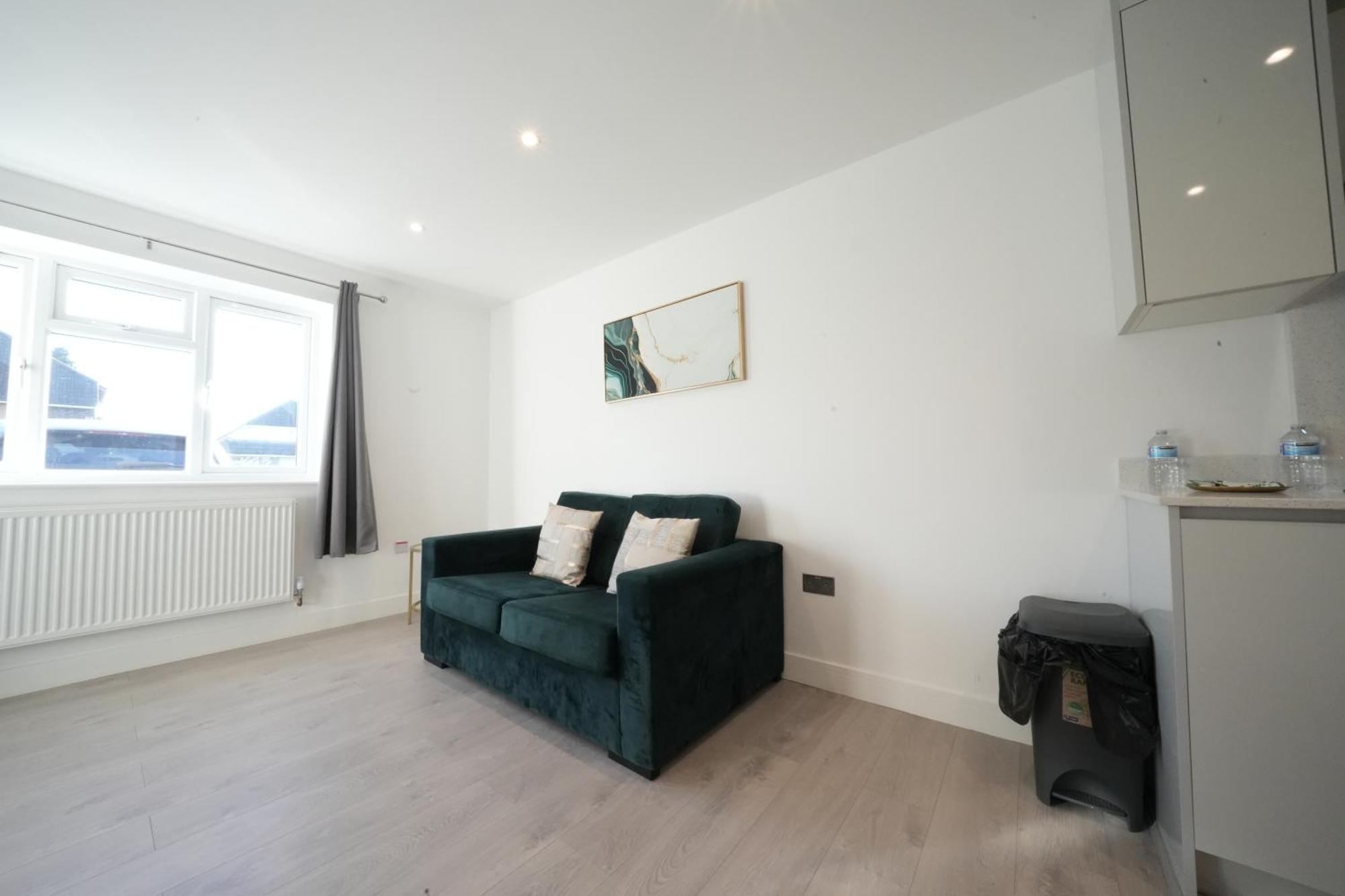 Apartamento 10 Min Drive To Airport - Free Parking - 15 Min Bus Ride - Ev Charge Available Stanwell Exterior foto