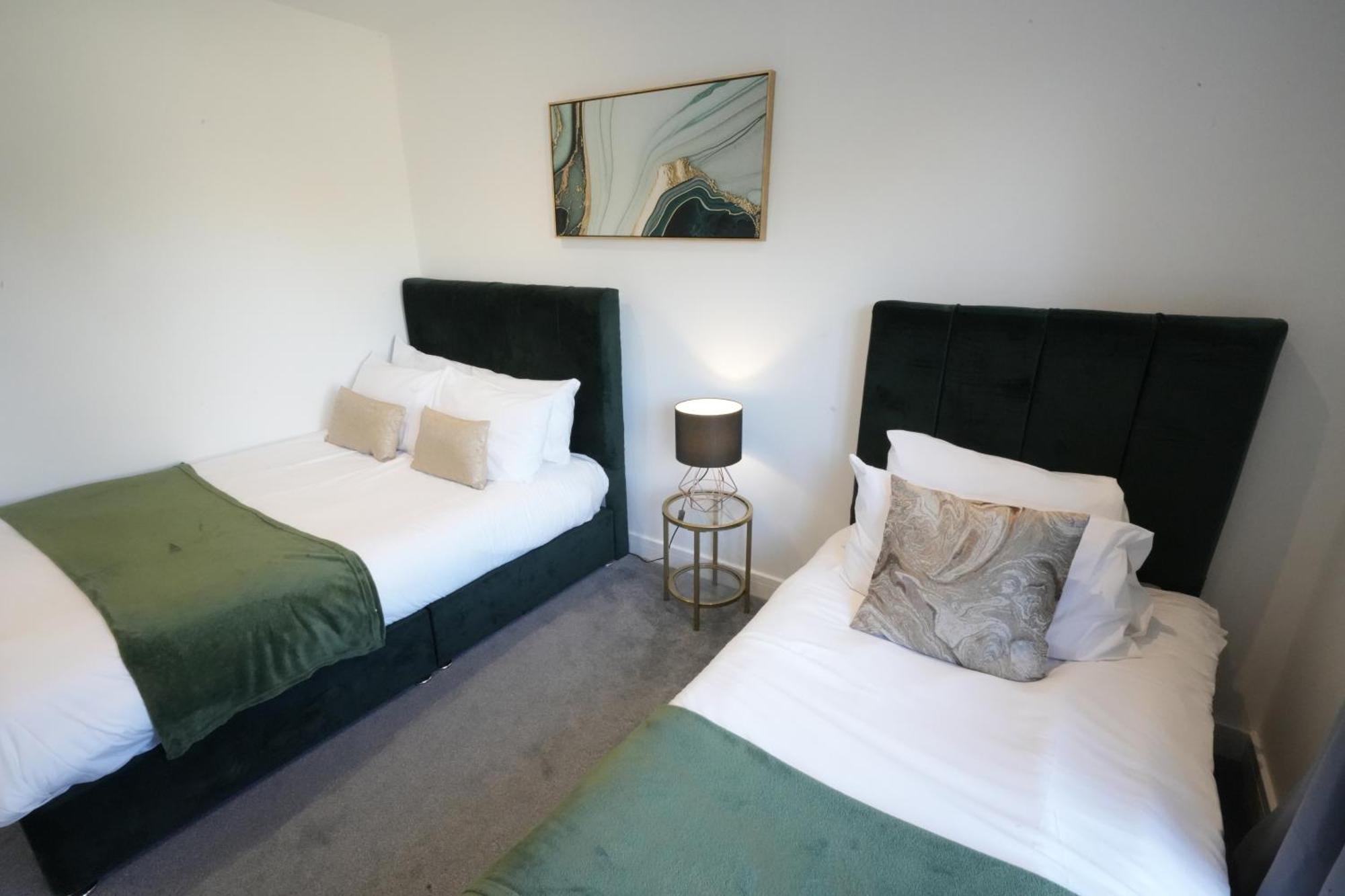 Apartamento 10 Min Drive To Airport - Free Parking - 15 Min Bus Ride - Ev Charge Available Stanwell Exterior foto