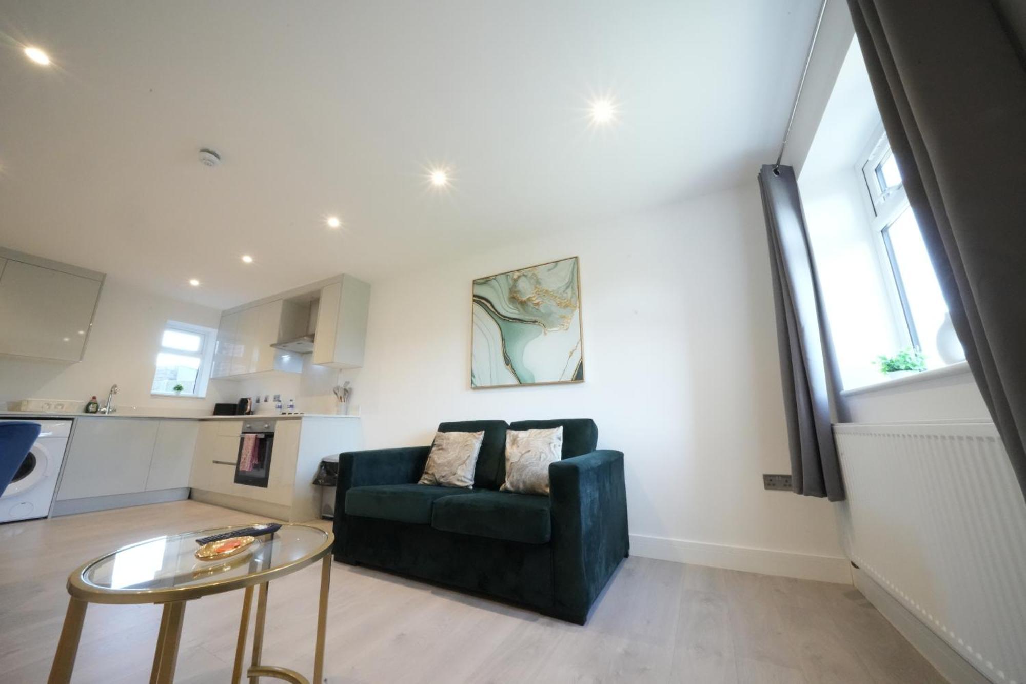 Apartamento 10 Min Drive To Airport - Free Parking - 15 Min Bus Ride - Ev Charge Available Stanwell Exterior foto
