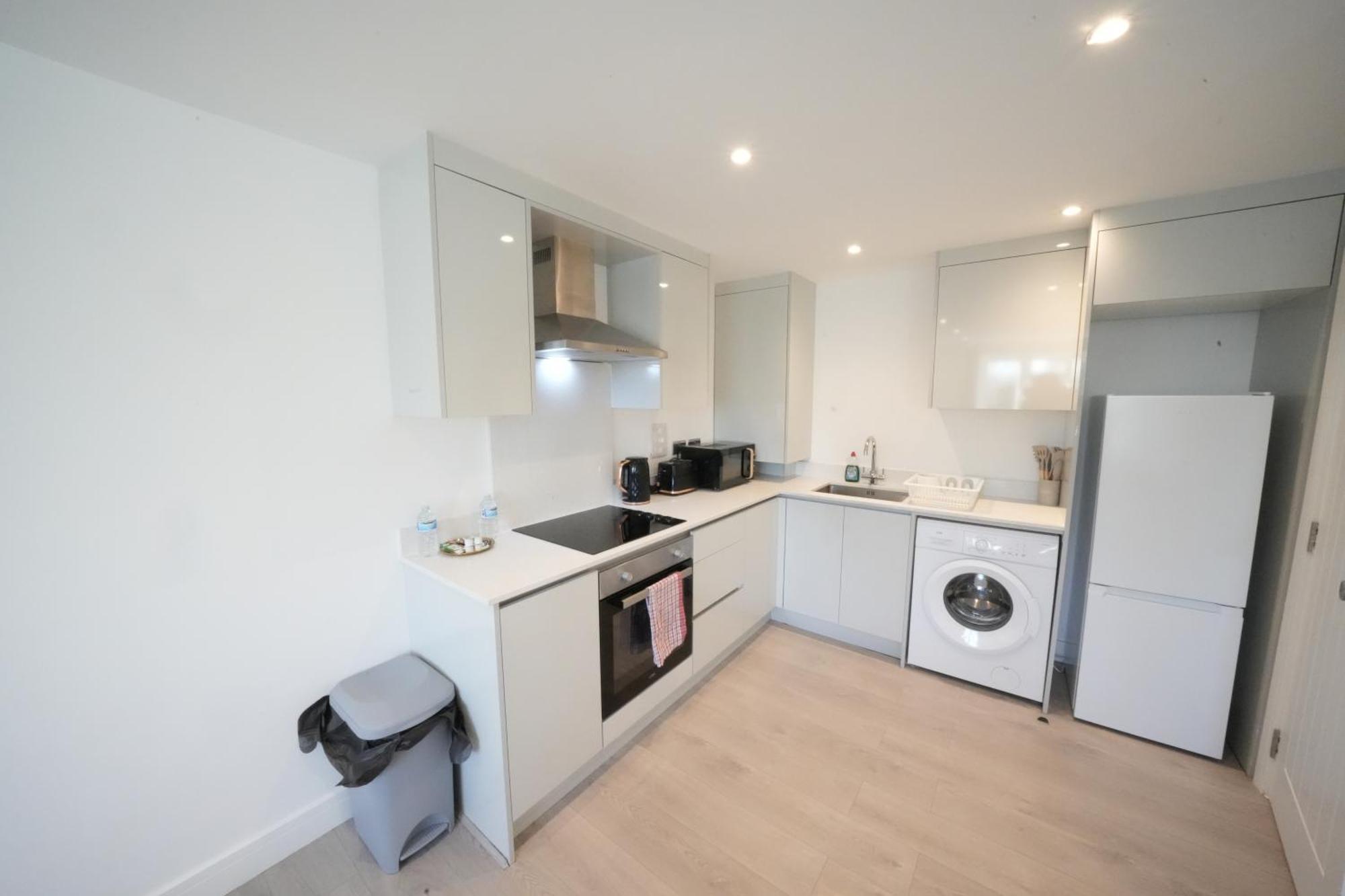 Apartamento 10 Min Drive To Airport - Free Parking - 15 Min Bus Ride - Ev Charge Available Stanwell Exterior foto