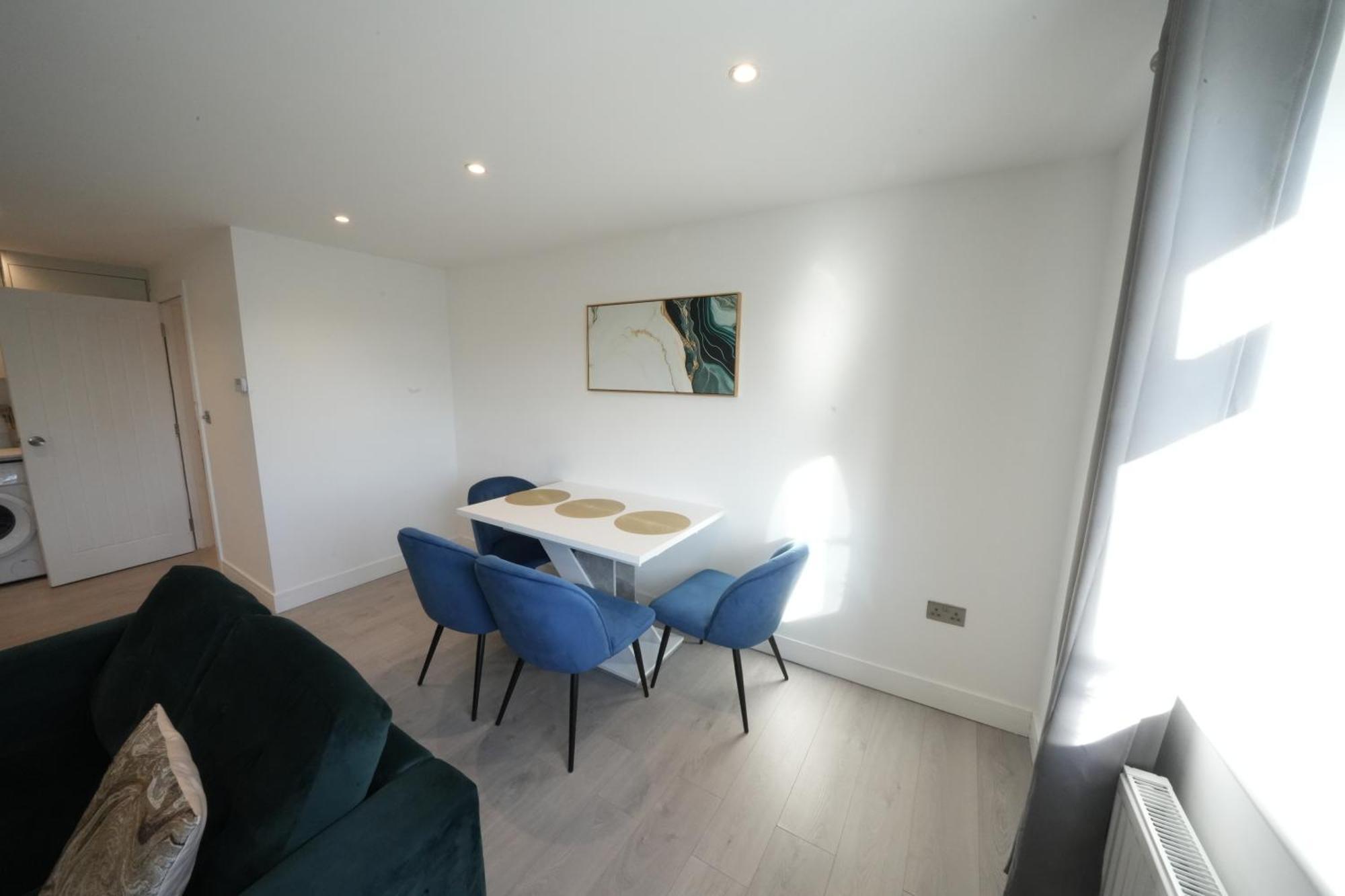 Apartamento 10 Min Drive To Airport - Free Parking - 15 Min Bus Ride - Ev Charge Available Stanwell Exterior foto