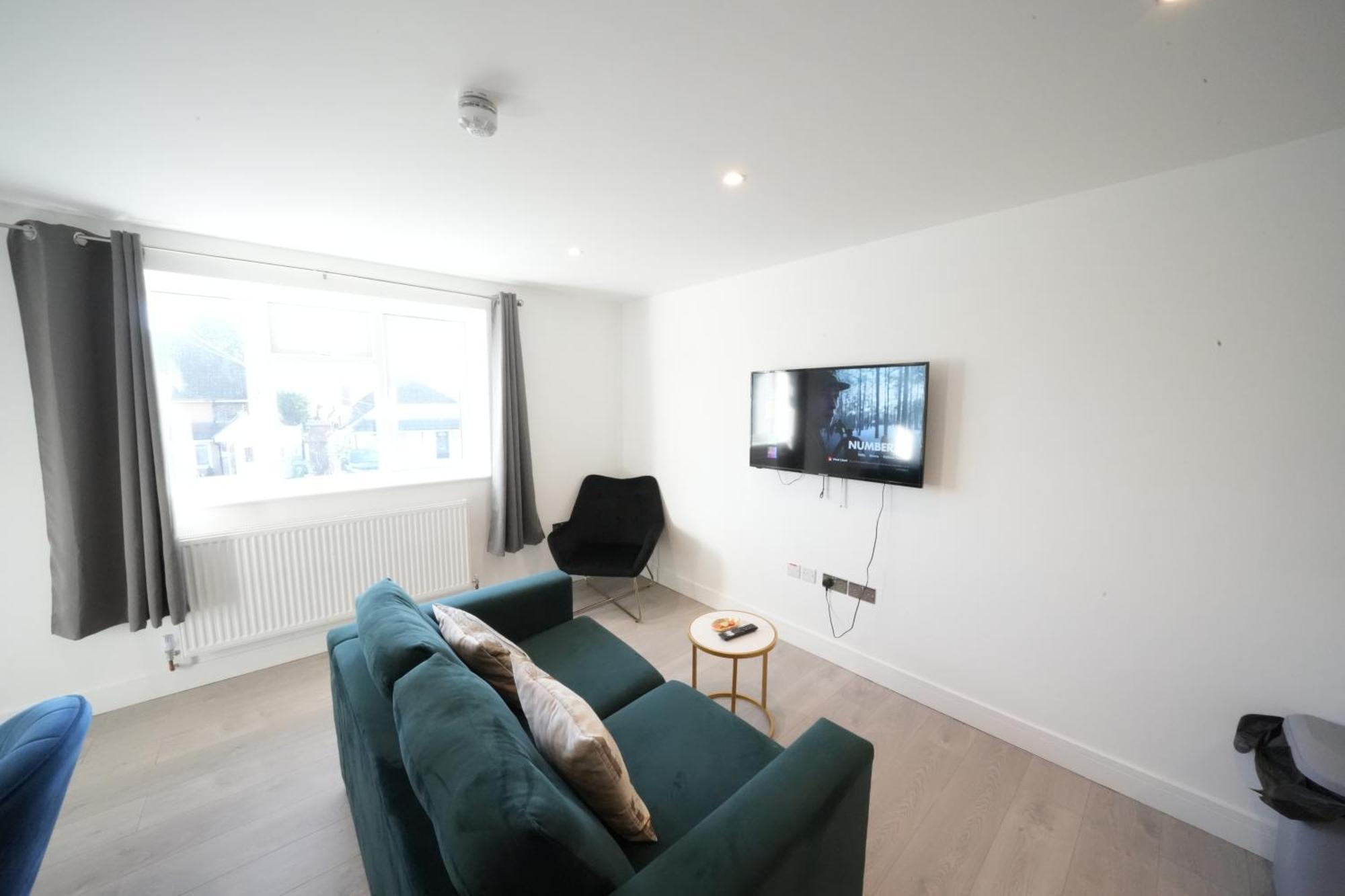 Apartamento 10 Min Drive To Airport - Free Parking - 15 Min Bus Ride - Ev Charge Available Stanwell Exterior foto