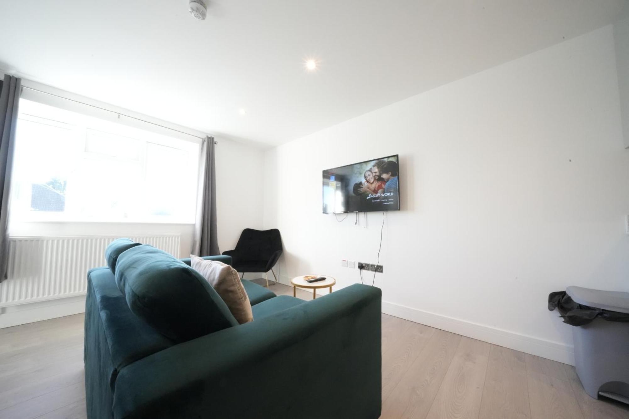 Apartamento 10 Min Drive To Airport - Free Parking - 15 Min Bus Ride - Ev Charge Available Stanwell Exterior foto