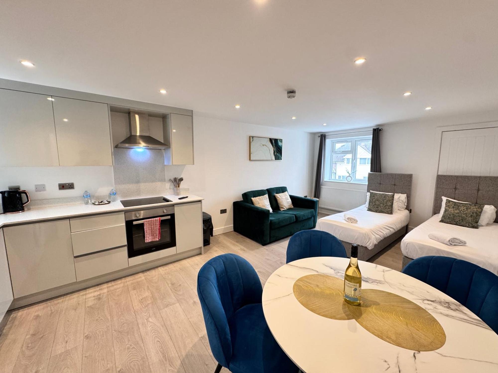 Apartamento 10 Min Drive To Airport - Free Parking - 15 Min Bus Ride - Ev Charge Available Stanwell Exterior foto